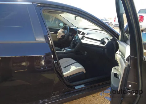 2017 Honda Civic Lx z USA, uszkodzony, nr VIN 19XFC2F50HE069791